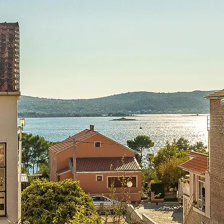 Gorgeous In Sveti Filip i Jakov