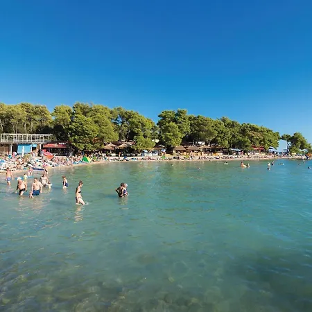 Gorgeous In Sveti Filip i Jakov